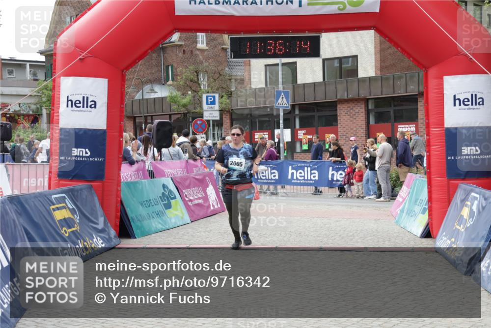 10.05.2026 - 8. Wedeler Halbmarathon Yannick Fuchs http://msf.ph/oto/9716342 10.05.2026 11:36:12 Ziel 2005 meine-sportfotos.de