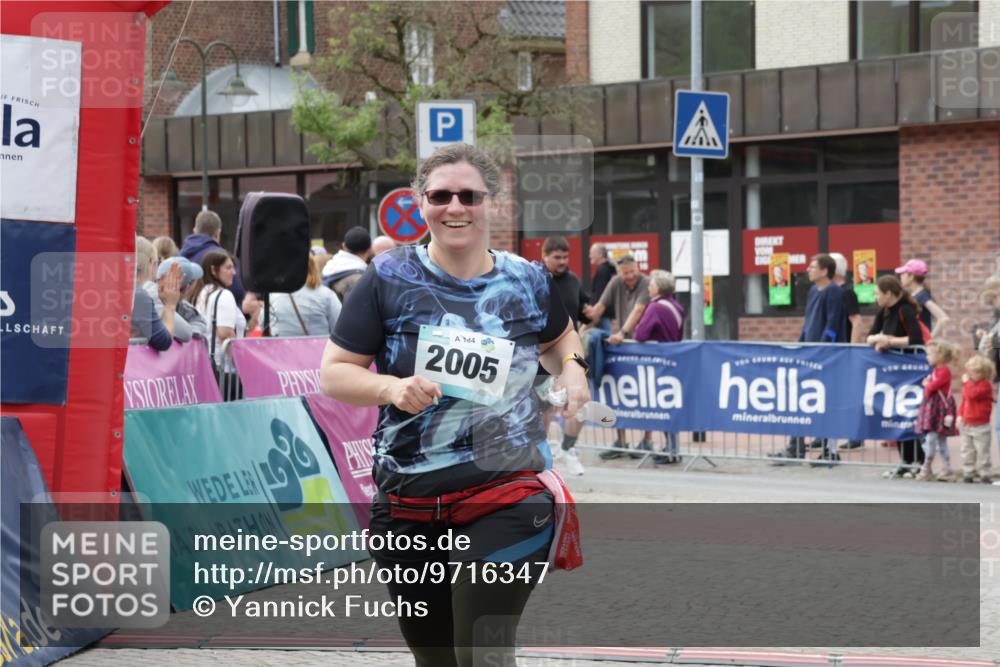 10.05.2026 - 8. Wedeler Halbmarathon Yannick Fuchs http://msf.ph/oto/9716347 10.05.2026 11:36:13 Ziel 2005 meine-sportfotos.de