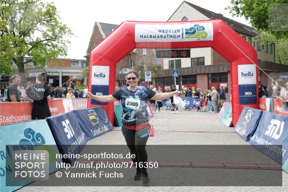 10.05.2026 - 8. Wedeler Halbmarathon Yannick Fuchs http://msf.ph/oto/9716350 10.05.2026 11:36:14 Ziel 730, 792, 2005, 2006, 2042 meine-sportfotos.de