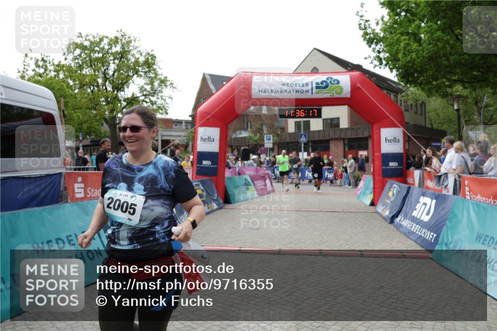 10.05.2026 - 8. Wedeler Halbmarathon Yannick Fuchs http://msf.ph/oto/9716355 10.05.2026 11:36:15 Ziel 730, 792, 2005, 2006, 2042 meine-sportfotos.de