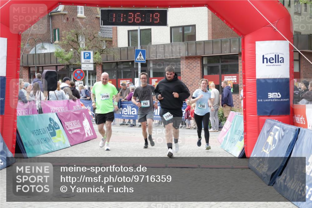 10.05.2026 - 8. Wedeler Halbmarathon Yannick Fuchs http://msf.ph/oto/9716359 10.05.2026 11:36:17 Ziel 730, 792, 2005, 2006, 2042 meine-sportfotos.de