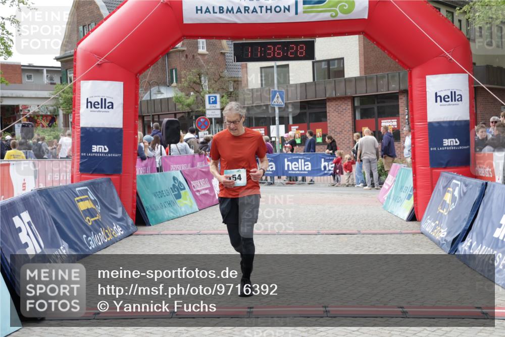 10.05.2026 - 8. Wedeler Halbmarathon Yannick Fuchs http://msf.ph/oto/9716392 10.05.2026 11:36:27 Ziel 154, 776 meine-sportfotos.de