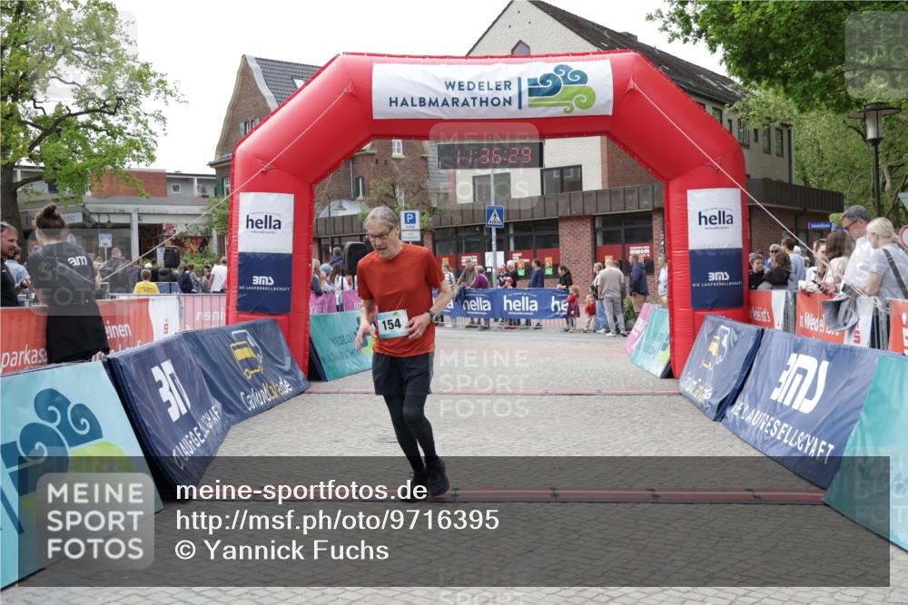 10.05.2026 - 8. Wedeler Halbmarathon Yannick Fuchs http://msf.ph/oto/9716395 10.05.2026 11:36:27 Ziel 154, 776 meine-sportfotos.de