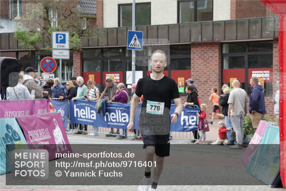 10.05.2026 - 8. Wedeler Halbmarathon Yannick Fuchs http://msf.ph/oto/9716401 10.05.2026 11:36:31 Ziel 154, 776 meine-sportfotos.de