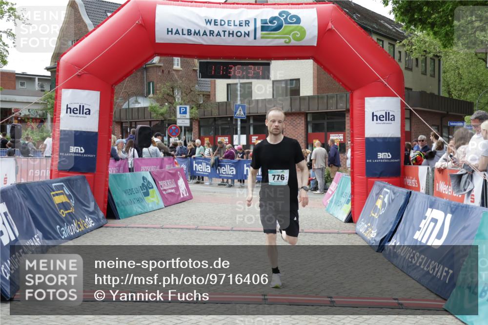 10.05.2026 - 8. Wedeler Halbmarathon Yannick Fuchs http://msf.ph/oto/9716406 10.05.2026 11:36:32 Ziel 776 meine-sportfotos.de