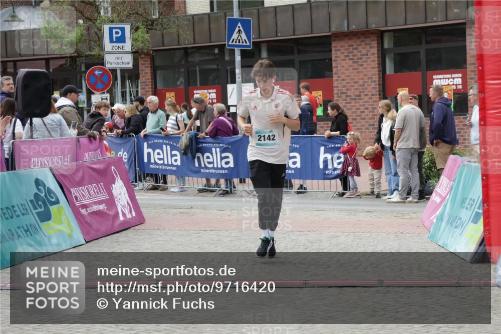 10.05.2026 - 8. Wedeler Halbmarathon Yannick Fuchs http://msf.ph/oto/9716420 10.05.2026 11:36:41 Ziel 2142 meine-sportfotos.de