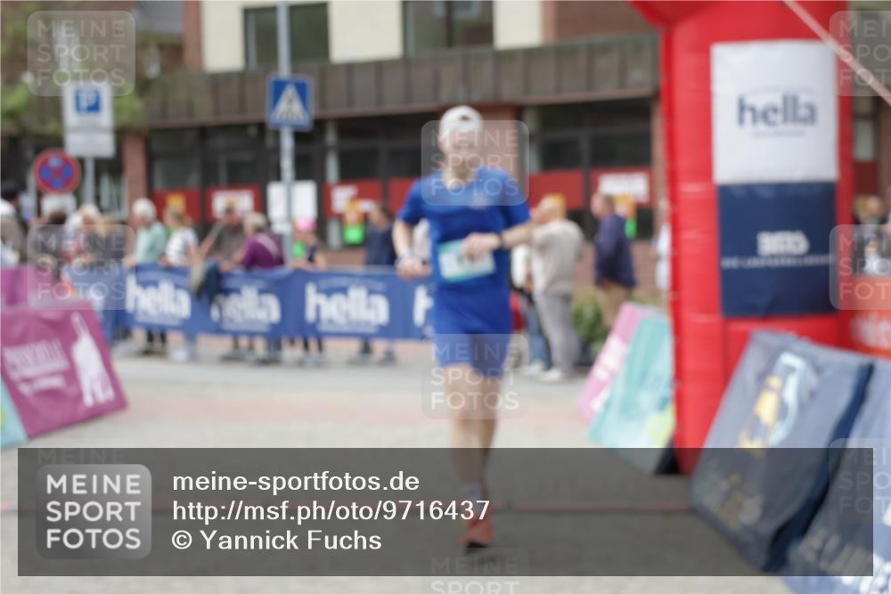 10.05.2026 - 8. Wedeler Halbmarathon Yannick Fuchs http://msf.ph/oto/9716437 10.05.2026 11:36:50 Ziel 11, 950 meine-sportfotos.de
