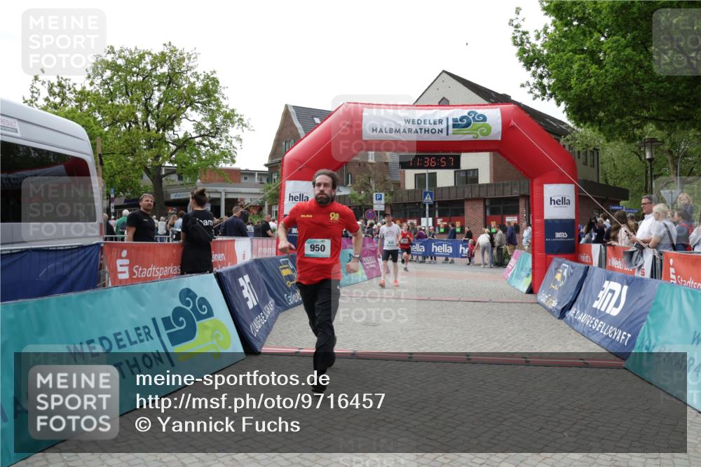 10.05.2026 - 8. Wedeler Halbmarathon Yannick Fuchs http://msf.ph/oto/9716457 10.05.2026 11:36:56 Ziel 11, 632, 934, 950 meine-sportfotos.de
