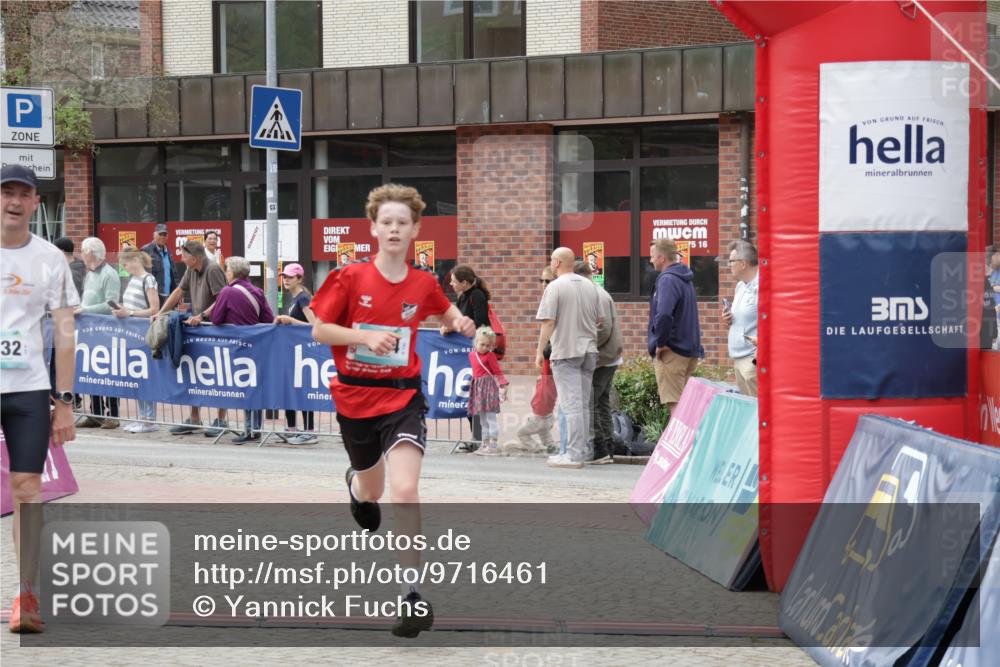 10.05.2026 - 8. Wedeler Halbmarathon Yannick Fuchs http://msf.ph/oto/9716461 10.05.2026 11:36:58 Ziel 632, 934, 950, 2068 meine-sportfotos.de