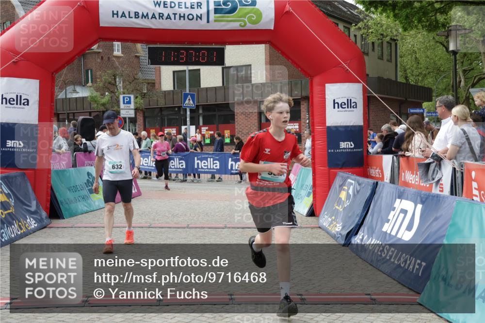 10.05.2026 - 8. Wedeler Halbmarathon Yannick Fuchs http://msf.ph/oto/9716468 10.05.2026 11:36:59 Ziel 632, 934, 950, 2068 meine-sportfotos.de