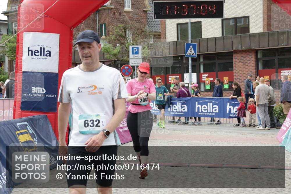 10.05.2026 - 8. Wedeler Halbmarathon Yannick Fuchs http://msf.ph/oto/9716474 10.05.2026 11:37:03 Ziel 333, 632, 696, 934, 2068 meine-sportfotos.de