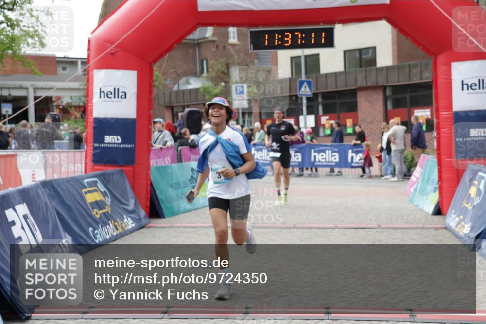 10.05.2026 - 8. Wedeler Halbmarathon Yannick Fuchs http://msf.ph/oto/9724350 10.05.2026 11:37:09 Ziel 31, 61, 333, 696, 869 meine-sportfotos.de