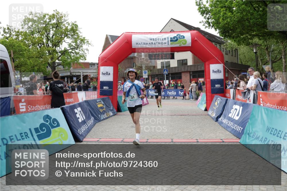 10.05.2026 - 8. Wedeler Halbmarathon Yannick Fuchs http://msf.ph/oto/9724360 10.05.2026 11:37:09 Ziel 31, 61, 333, 696, 869 meine-sportfotos.de