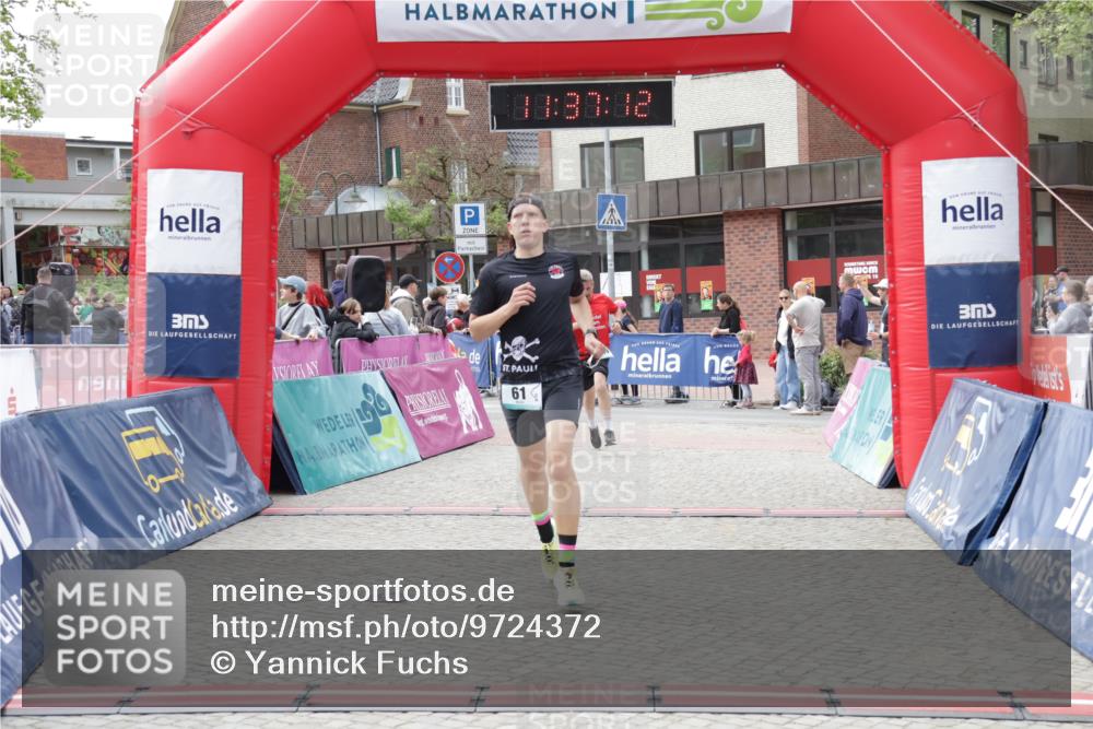 10.05.2026 - 8. Wedeler Halbmarathon Yannick Fuchs http://msf.ph/oto/9724372 10.05.2026 11:37:11 Ziel 31, 61, 333, 696, 869 meine-sportfotos.de