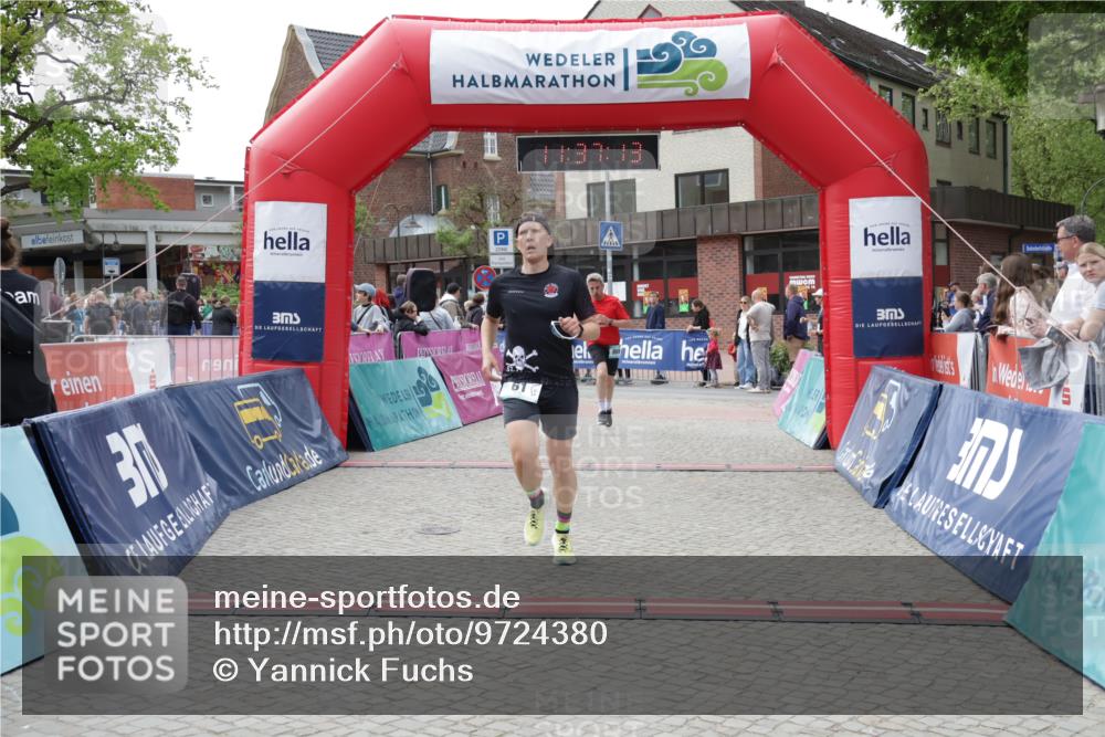 10.05.2026 - 8. Wedeler Halbmarathon Yannick Fuchs http://msf.ph/oto/9724380 10.05.2026 11:37:11 Ziel 31, 61, 333, 696, 869 meine-sportfotos.de