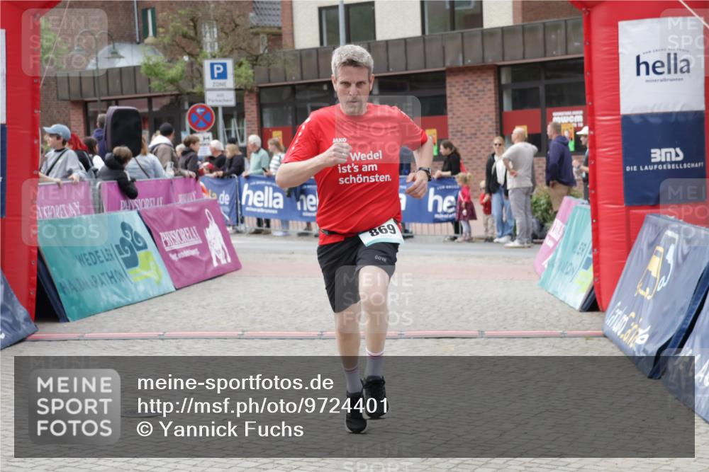 10.05.2026 - 8. Wedeler Halbmarathon Yannick Fuchs http://msf.ph/oto/9724401 10.05.2026 11:37:13 Ziel 31, 61, 869, 2193 meine-sportfotos.de