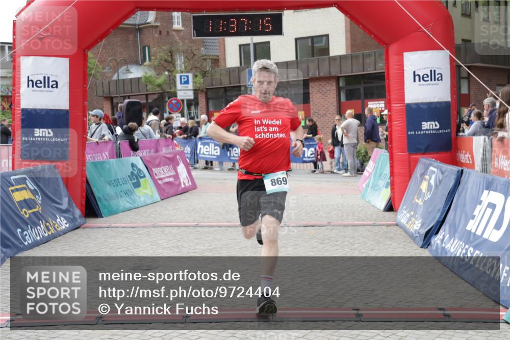 10.05.2026 - 8. Wedeler Halbmarathon Yannick Fuchs http://msf.ph/oto/9724404 10.05.2026 11:37:13 Ziel 31, 61, 869, 2193 meine-sportfotos.de
