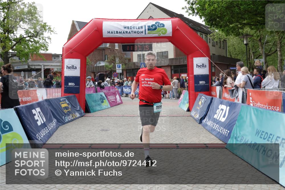 10.05.2026 - 8. Wedeler Halbmarathon Yannick Fuchs http://msf.ph/oto/9724412 10.05.2026 11:37:13 Ziel 31, 61, 869, 2193 meine-sportfotos.de
