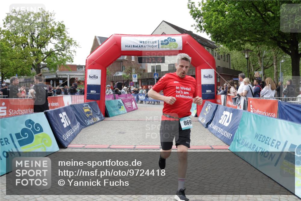 10.05.2026 - 8. Wedeler Halbmarathon Yannick Fuchs http://msf.ph/oto/9724418 10.05.2026 11:37:14 Ziel 31, 61, 869, 2193 meine-sportfotos.de