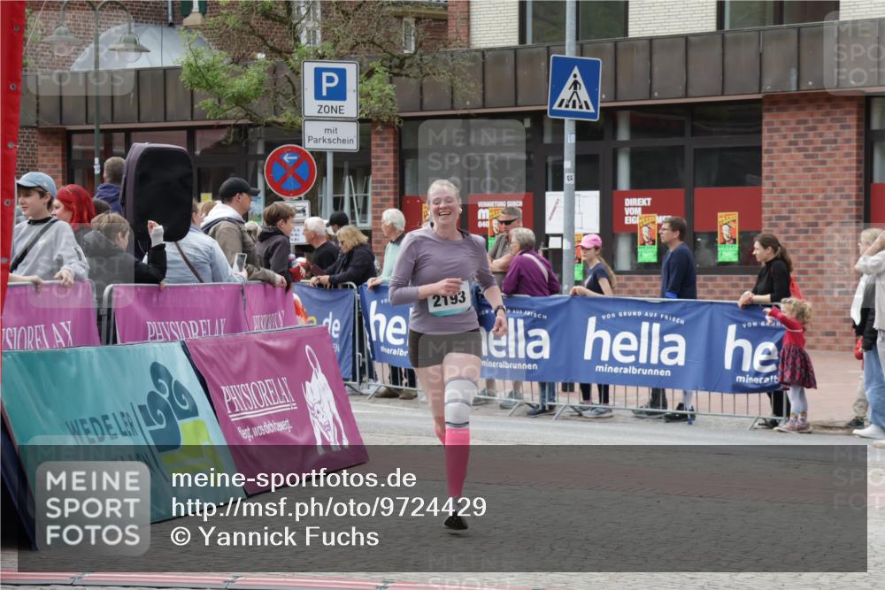 10.05.2026 - 8. Wedeler Halbmarathon Yannick Fuchs http://msf.ph/oto/9724429 10.05.2026 11:37:17 Ziel 869, 2193 meine-sportfotos.de