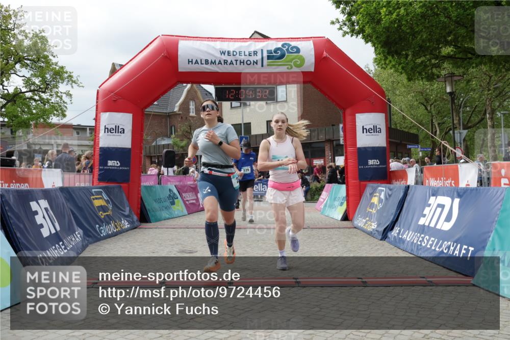 10.05.2026 - 8. Wedeler Halbmarathon Yannick Fuchs http://msf.ph/oto/9724456 10.05.2026 12:04:30 Ziel 129, 243, 461, 982 meine-sportfotos.de