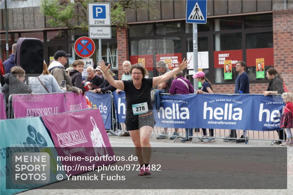 10.05.2026 - 8. Wedeler Halbmarathon Yannick Fuchs http://msf.ph/oto/9724482 10.05.2026 11:37:20 Ziel 278, 2193 meine-sportfotos.de