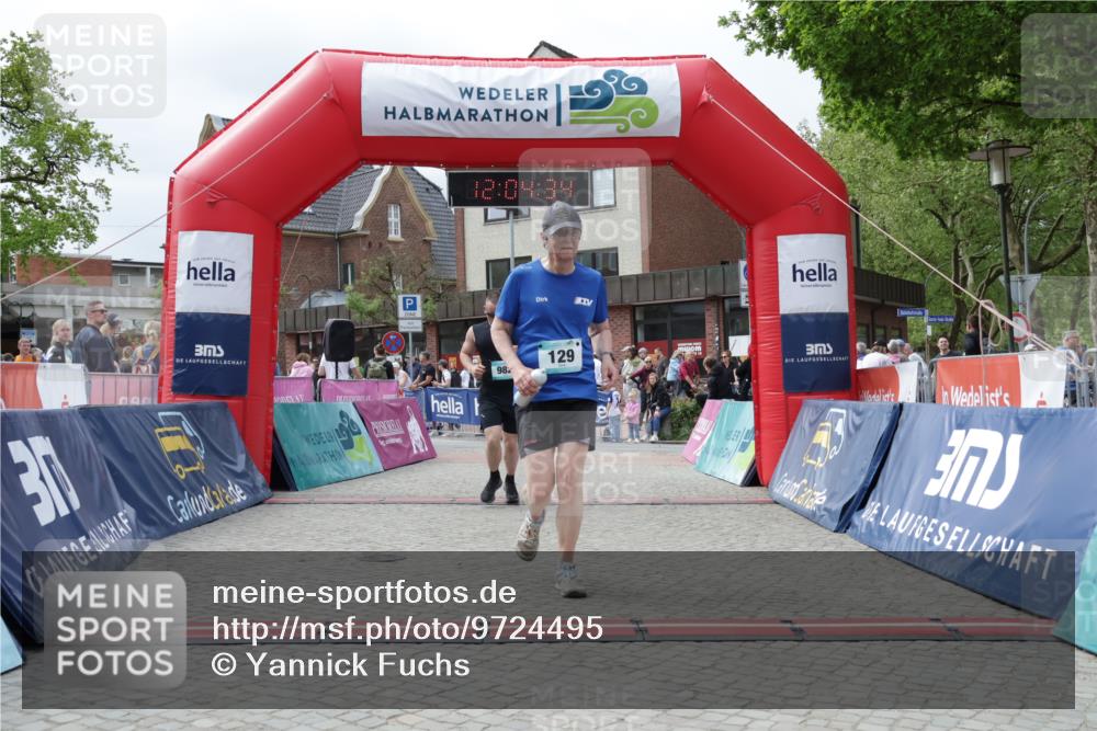 10.05.2026 - 8. Wedeler Halbmarathon Yannick Fuchs http://msf.ph/oto/9724495 10.05.2026 12:04:32 Ziel 129, 243, 461, 982 meine-sportfotos.de