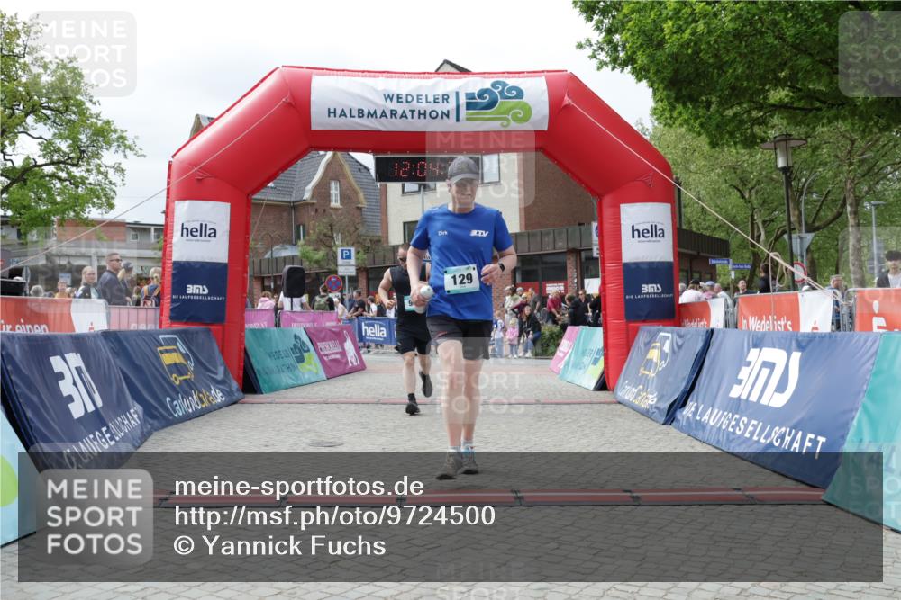 10.05.2026 - 8. Wedeler Halbmarathon Yannick Fuchs http://msf.ph/oto/9724500 10.05.2026 12:04:32 Ziel 129, 243, 461, 982 meine-sportfotos.de