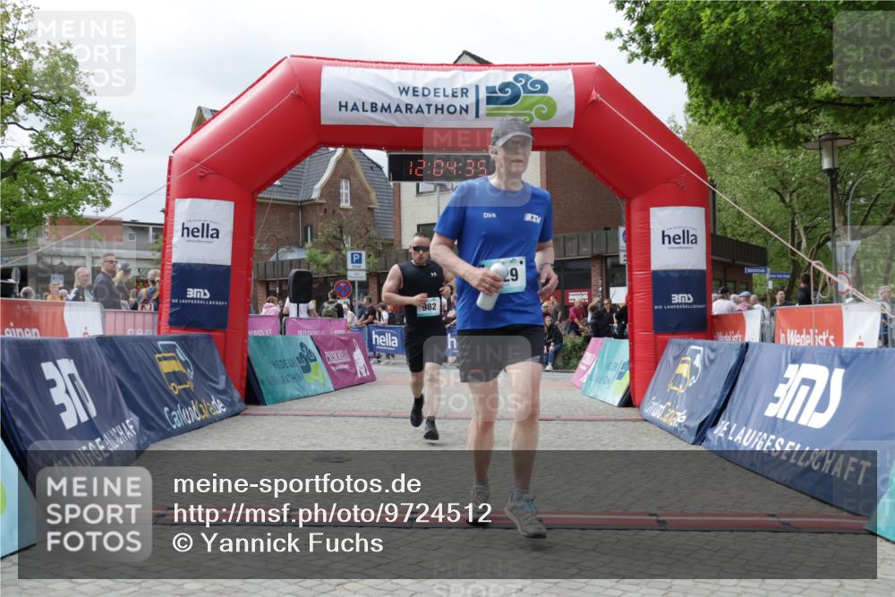 10.05.2026 - 8. Wedeler Halbmarathon Yannick Fuchs http://msf.ph/oto/9724512 10.05.2026 12:04:33 Ziel 129, 243, 461, 982 meine-sportfotos.de