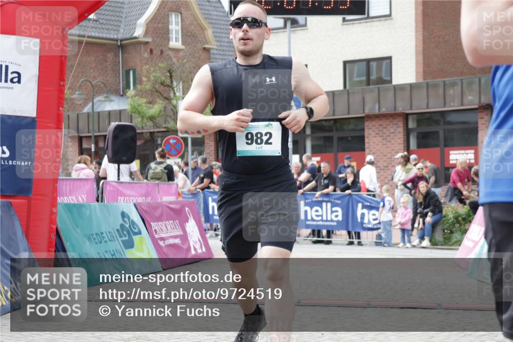 10.05.2026 - 8. Wedeler Halbmarathon Yannick Fuchs http://msf.ph/oto/9724519 10.05.2026 12:04:34 Ziel 129, 243, 461, 982 meine-sportfotos.de