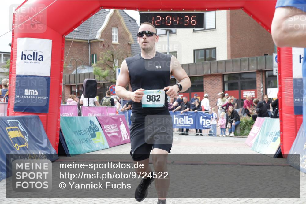 10.05.2026 - 8. Wedeler Halbmarathon Yannick Fuchs http://msf.ph/oto/9724522 10.05.2026 12:04:34 Ziel 129, 243, 461, 982 meine-sportfotos.de