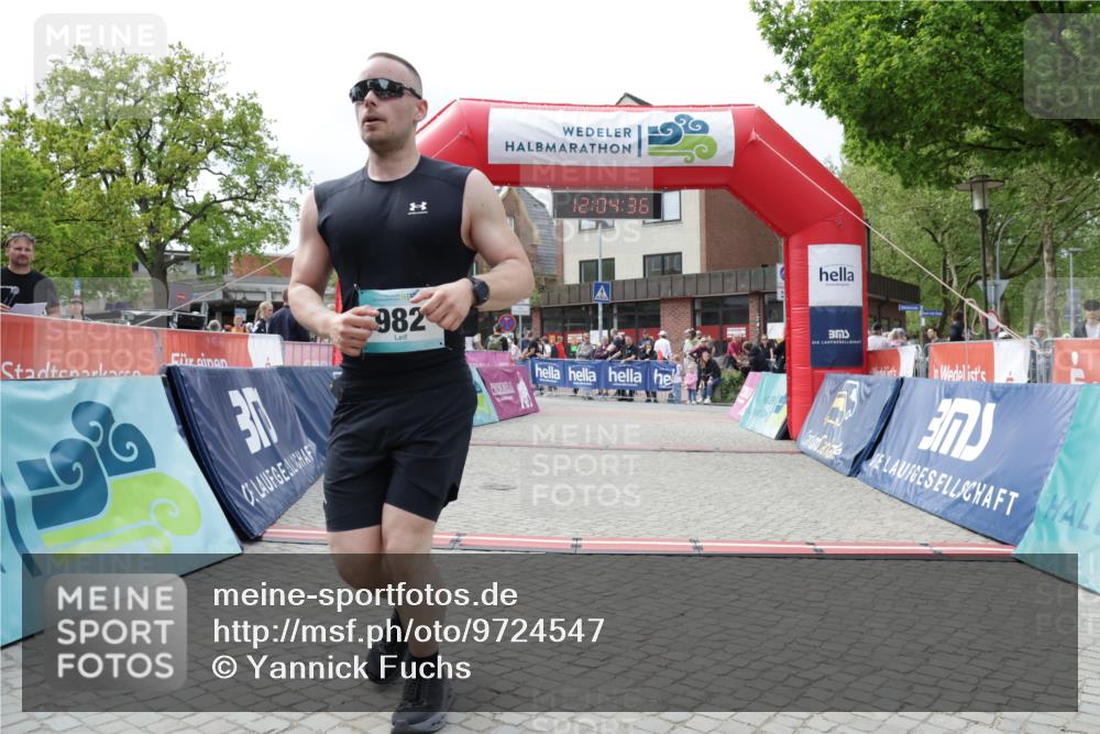 10.05.2026 - 8. Wedeler Halbmarathon Yannick Fuchs http://msf.ph/oto/9724547 10.05.2026 12:04:35 Ziel 129, 243, 461, 982 meine-sportfotos.de