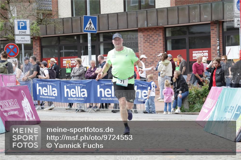 10.05.2026 - 8. Wedeler Halbmarathon Yannick Fuchs http://msf.ph/oto/9724553 10.05.2026 12:04:43 Ziel 71 meine-sportfotos.de