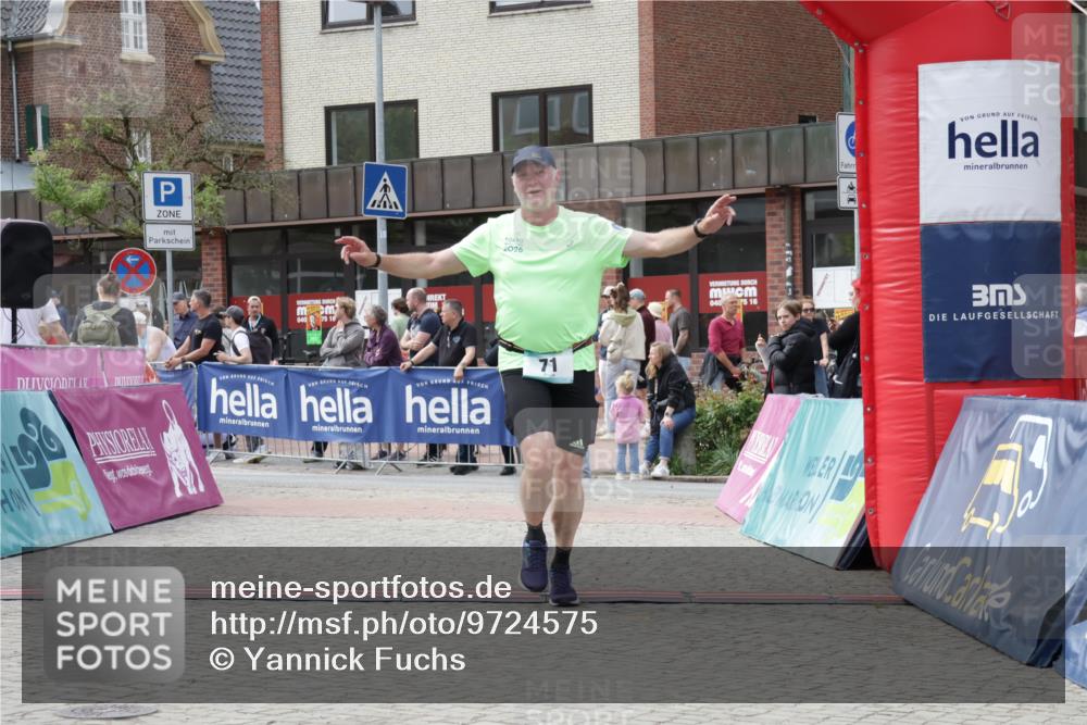 10.05.2026 - 8. Wedeler Halbmarathon Yannick Fuchs http://msf.ph/oto/9724575 10.05.2026 12:04:44 Ziel 71 meine-sportfotos.de