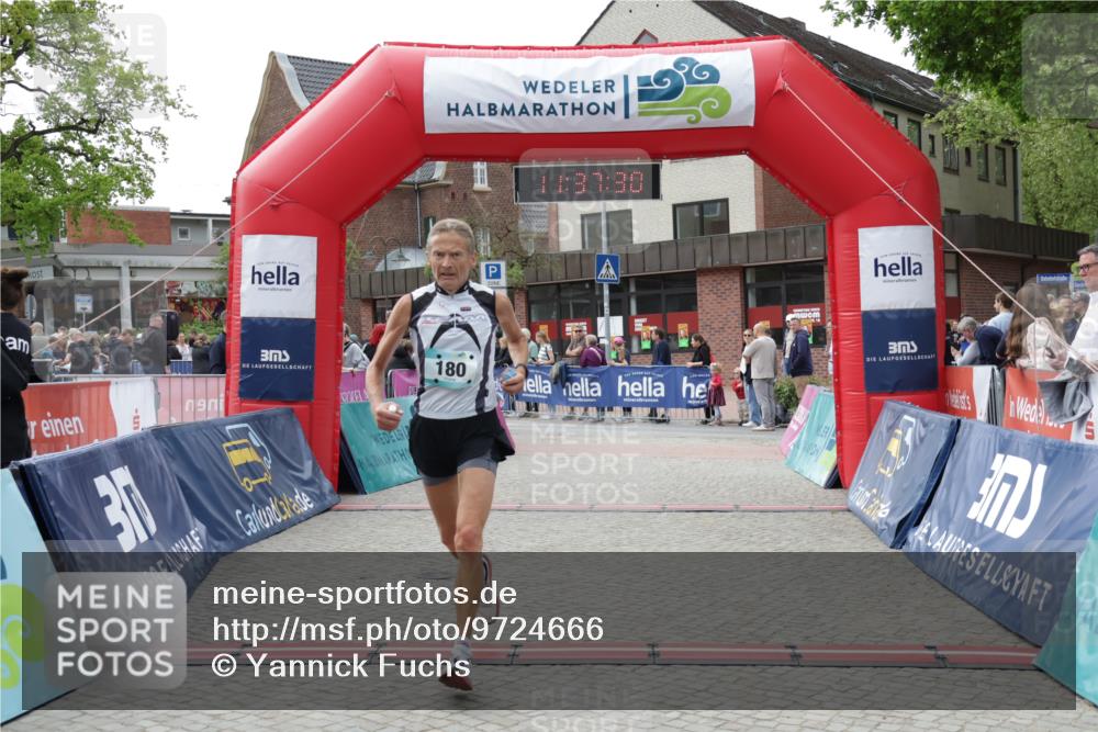 10.05.2026 - 8. Wedeler Halbmarathon Yannick Fuchs http://msf.ph/oto/9724666 10.05.2026 11:37:29 Ziel 180, 1046 meine-sportfotos.de