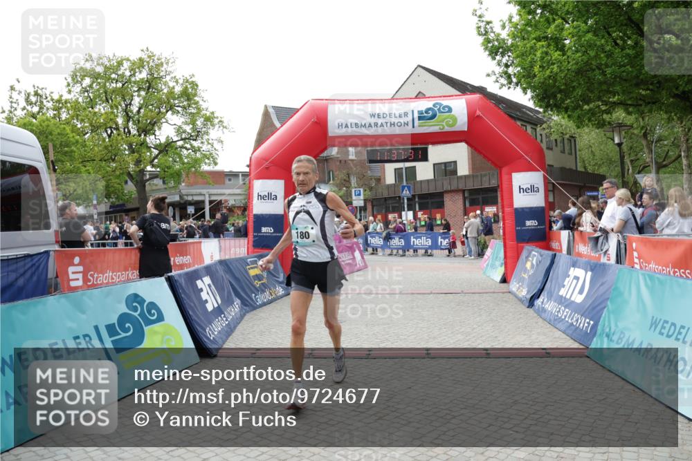 10.05.2026 - 8. Wedeler Halbmarathon Yannick Fuchs http://msf.ph/oto/9724677 10.05.2026 11:37:29 Ziel 180, 1046 meine-sportfotos.de