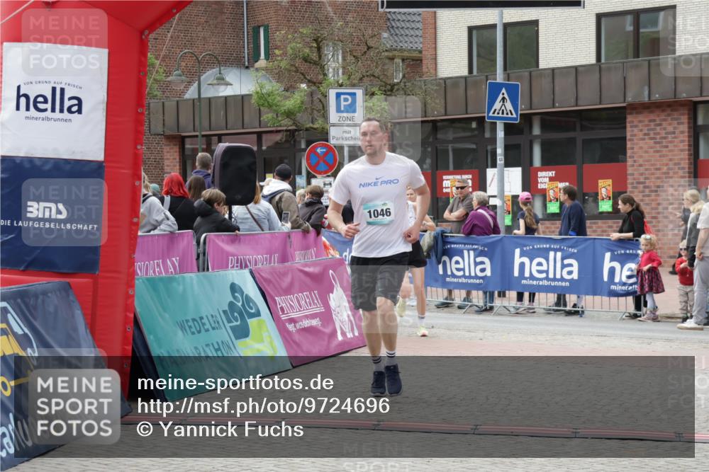 10.05.2026 - 8. Wedeler Halbmarathon Yannick Fuchs http://msf.ph/oto/9724696 10.05.2026 11:37:32 Ziel 180, 745, 1046 meine-sportfotos.de