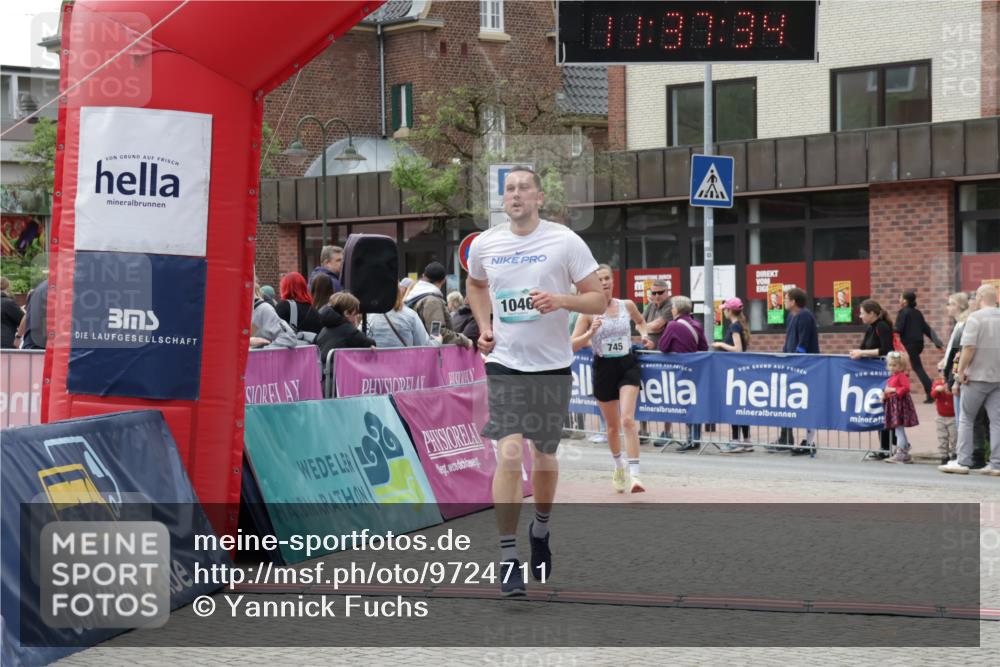 10.05.2026 - 8. Wedeler Halbmarathon Yannick Fuchs http://msf.ph/oto/9724711 10.05.2026 11:37:33 Ziel 180, 745, 1046 meine-sportfotos.de