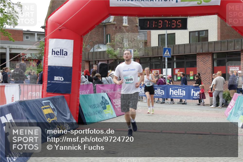 10.05.2026 - 8. Wedeler Halbmarathon Yannick Fuchs http://msf.ph/oto/9724720 10.05.2026 11:37:33 Ziel 180, 745, 1046 meine-sportfotos.de