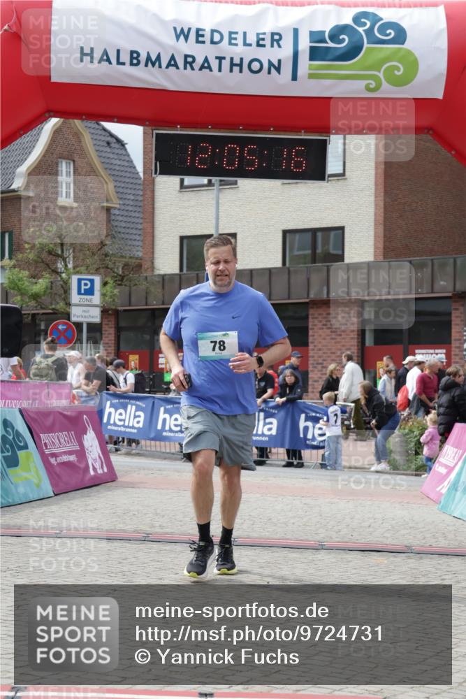 10.05.2026 - 8. Wedeler Halbmarathon Yannick Fuchs http://msf.ph/oto/9724731 10.05.2026 12:05:14 Ziel 78 meine-sportfotos.de