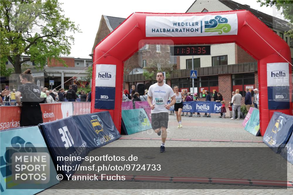 10.05.2026 - 8. Wedeler Halbmarathon Yannick Fuchs http://msf.ph/oto/9724733 10.05.2026 11:37:33 Ziel 180, 745, 1046 meine-sportfotos.de