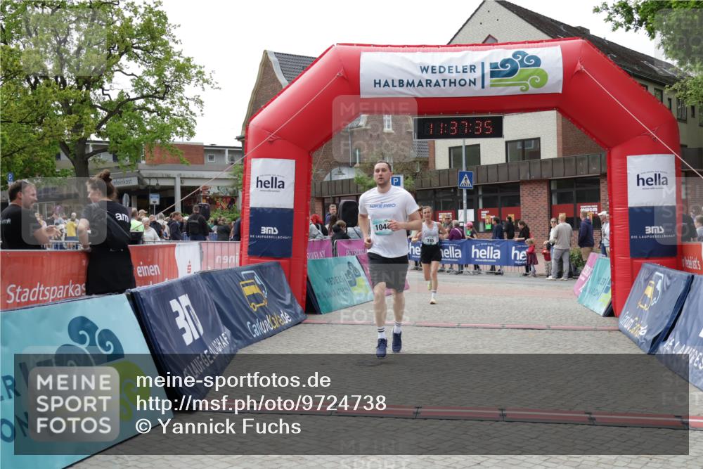 10.05.2026 - 8. Wedeler Halbmarathon Yannick Fuchs http://msf.ph/oto/9724738 10.05.2026 11:37:33 Ziel 180, 745, 1046 meine-sportfotos.de
