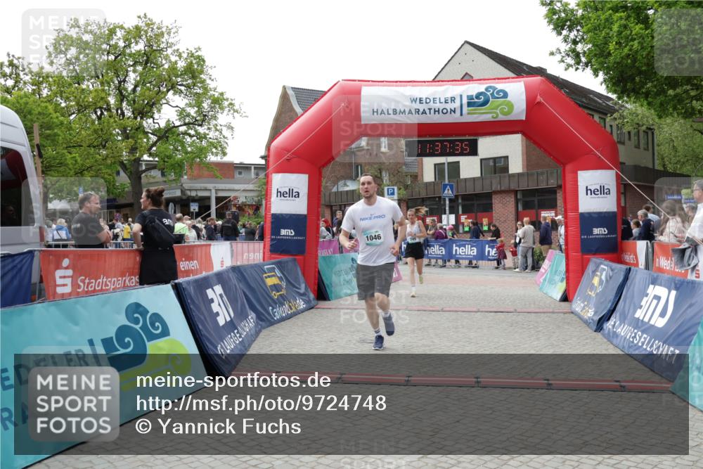 10.05.2026 - 8. Wedeler Halbmarathon Yannick Fuchs http://msf.ph/oto/9724748 10.05.2026 11:37:34 Ziel 180, 745, 1046 meine-sportfotos.de