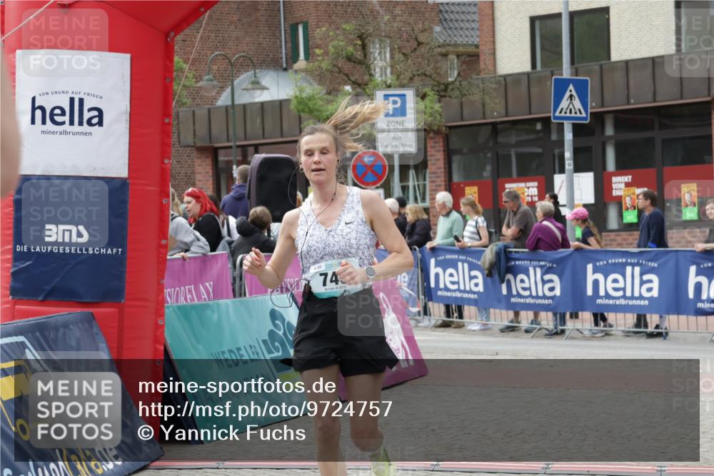 10.05.2026 - 8. Wedeler Halbmarathon Yannick Fuchs http://msf.ph/oto/9724757 10.05.2026 11:37:35 Ziel 745, 1046 meine-sportfotos.de