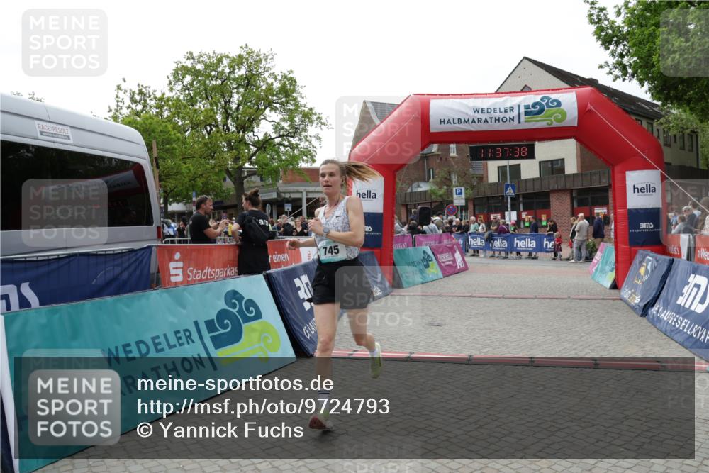 10.05.2026 - 8. Wedeler Halbmarathon Yannick Fuchs http://msf.ph/oto/9724793 10.05.2026 11:37:36 Ziel 745, 1046 meine-sportfotos.de