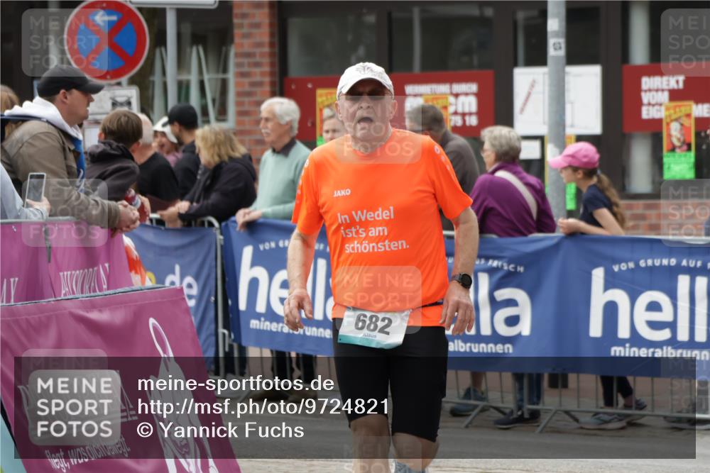 10.05.2026 - 8. Wedeler Halbmarathon Yannick Fuchs http://msf.ph/oto/9724821 10.05.2026 11:37:41 Ziel 682 meine-sportfotos.de
