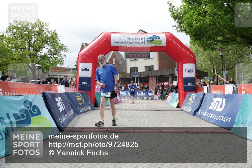 10.05.2026 - 8. Wedeler Halbmarathon Yannick Fuchs http://msf.ph/oto/9724825 10.05.2026 12:05:30 Ziel 268, 476, 766 meine-sportfotos.de