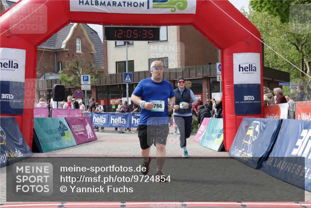 10.05.2026 - 8. Wedeler Halbmarathon Yannick Fuchs http://msf.ph/oto/9724854 10.05.2026 12:05:33 Ziel 268, 476, 766 meine-sportfotos.de