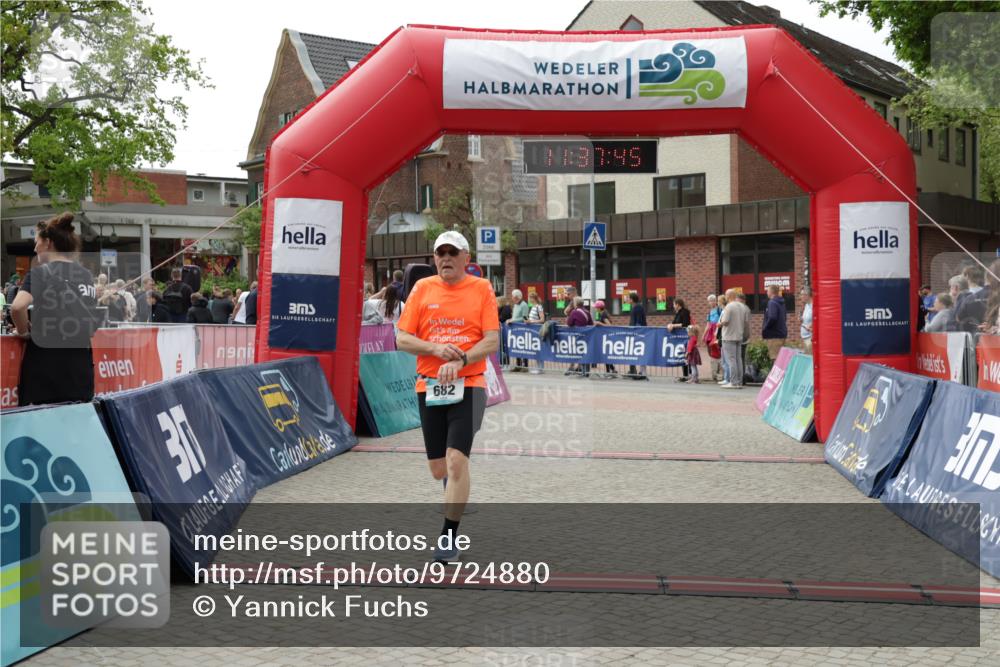 10.05.2026 - 8. Wedeler Halbmarathon Yannick Fuchs http://msf.ph/oto/9724880 10.05.2026 11:37:43 Ziel 682 meine-sportfotos.de