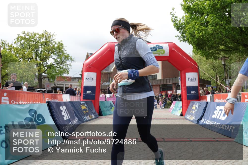10.05.2026 - 8. Wedeler Halbmarathon Yannick Fuchs http://msf.ph/oto/9724886 10.05.2026 12:05:36 Ziel 476, 766 meine-sportfotos.de